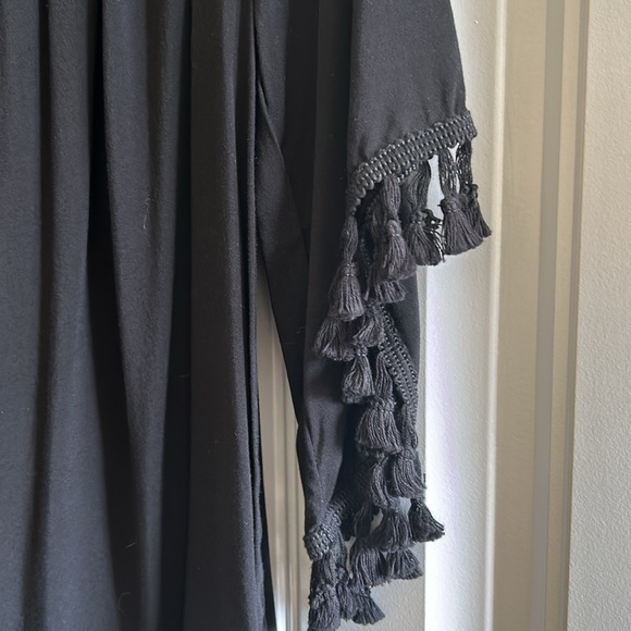 BEAUTIFUL Off the Shoulder Top - Picture 2 of 9